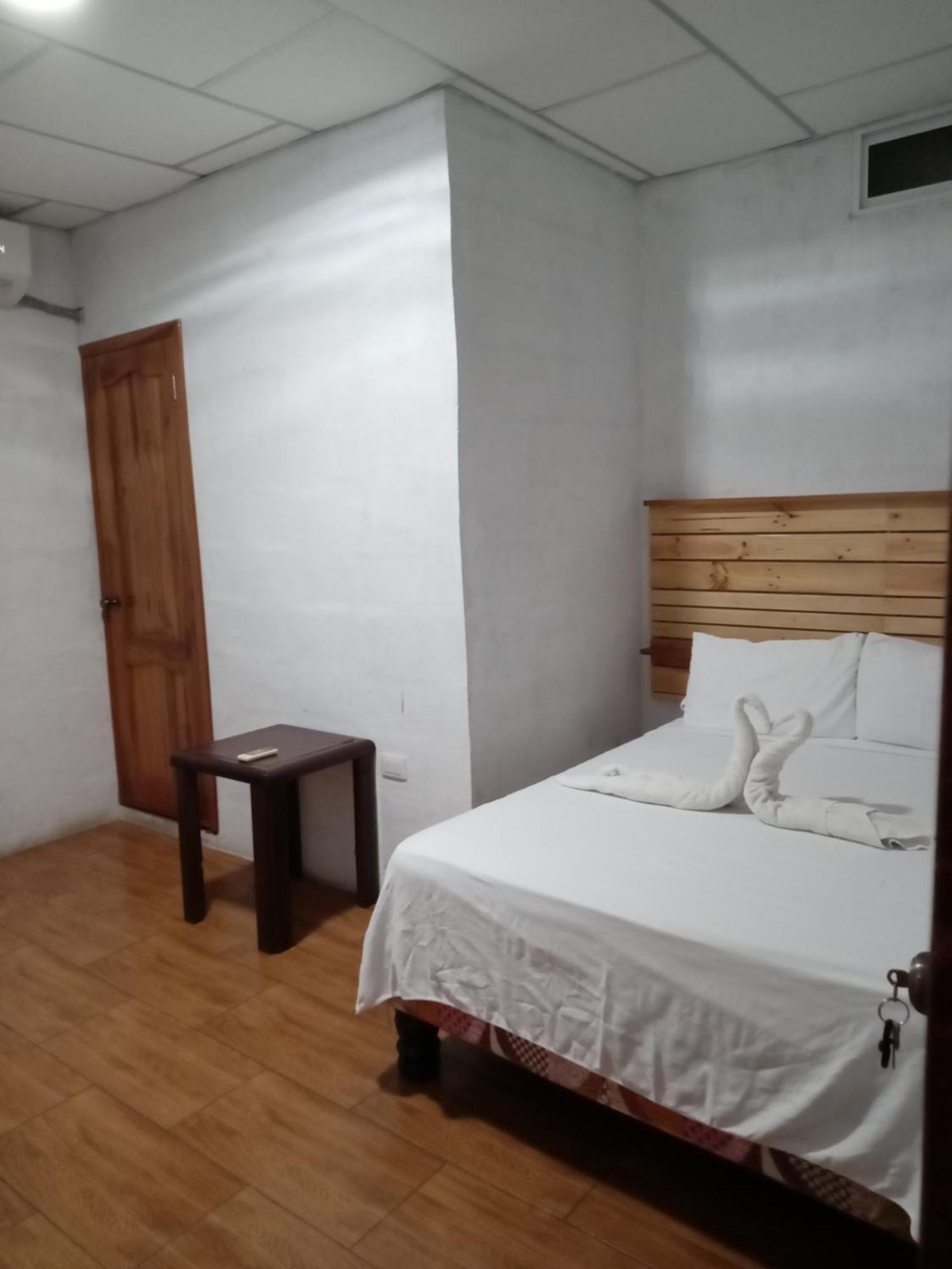 מלון פוארטו בקריסו מורנו Casa De Alexis מראה חיצוני תמונה